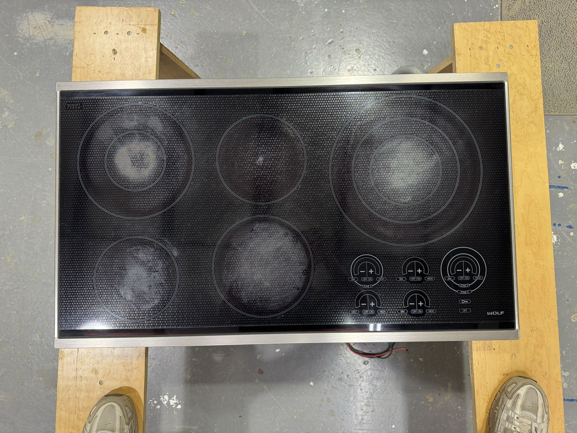 Wolf 5 Burner Electric Black Glass 36" Cooktop CT36E/S CT36E - Testing Video!