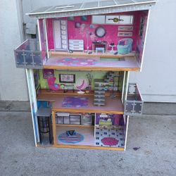 Dollhouse 4ft Tall 38 Inch Wide