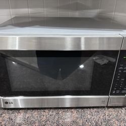 LG Microwave Oven