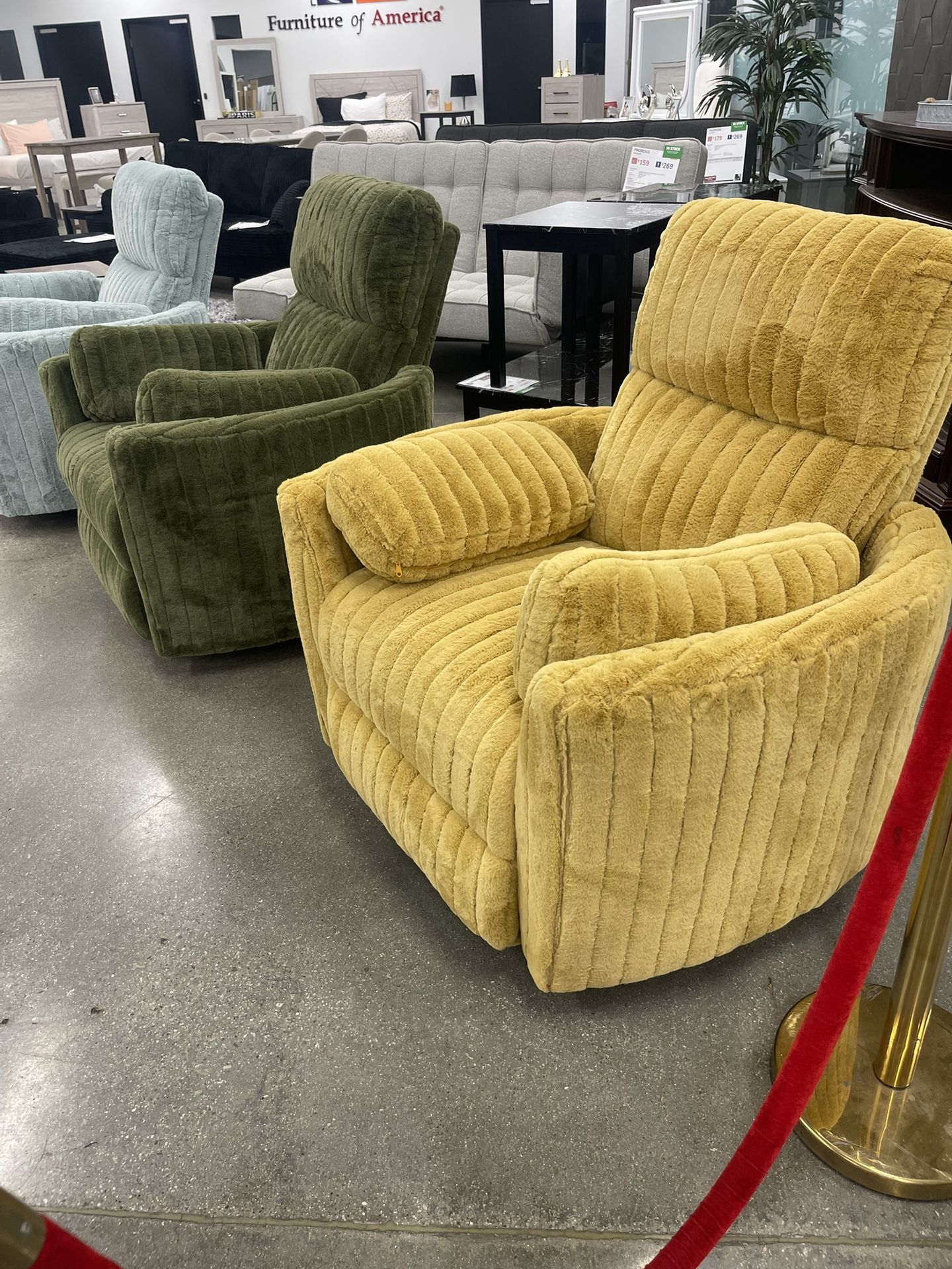 Recliner Chair Power Reclining Swivel Chair With Soft Fur...