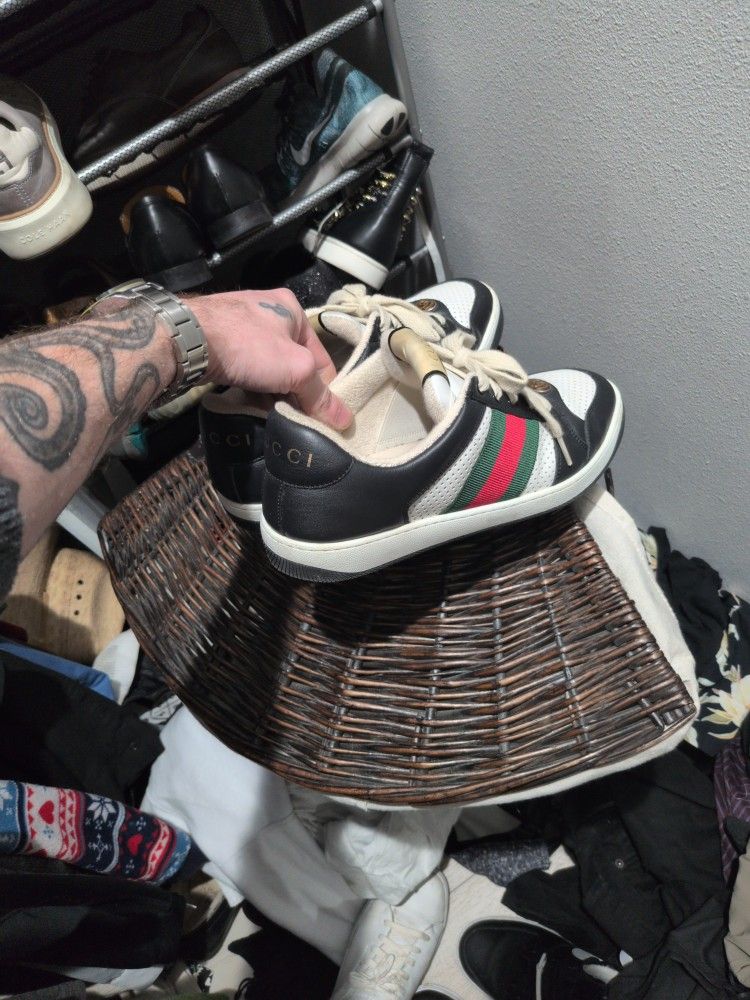Men's Size 8 Gucci Shoe