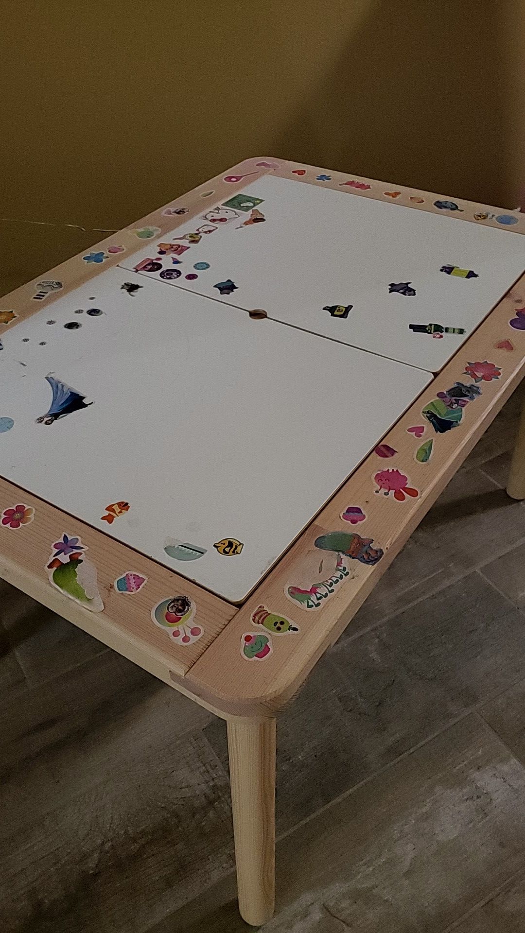 Children's table