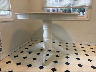 Kitchen Table & Chairs