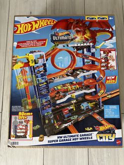 Hot Wheels Garage New In Box $100