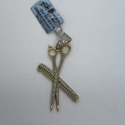 10 K 0.33 CTW DIAMOND BARBER SCISSORS AND COMB SET PENDANT. NEW.