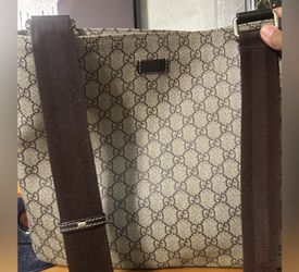 Authentic Gucci Messenger Crossbody Bag 