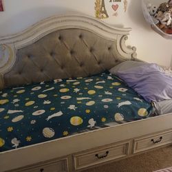 Day Bed Twin With Mattress