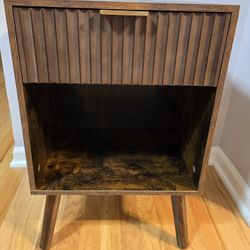 Mid Century Modern Nightstand, Wood Bedside Table with Drawer and Opening Storage, End Table Living Room Fluted Night Stand with Solid Wood Legs for B