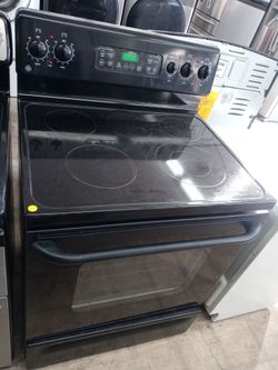 GE black glasstop stove - Free delivery