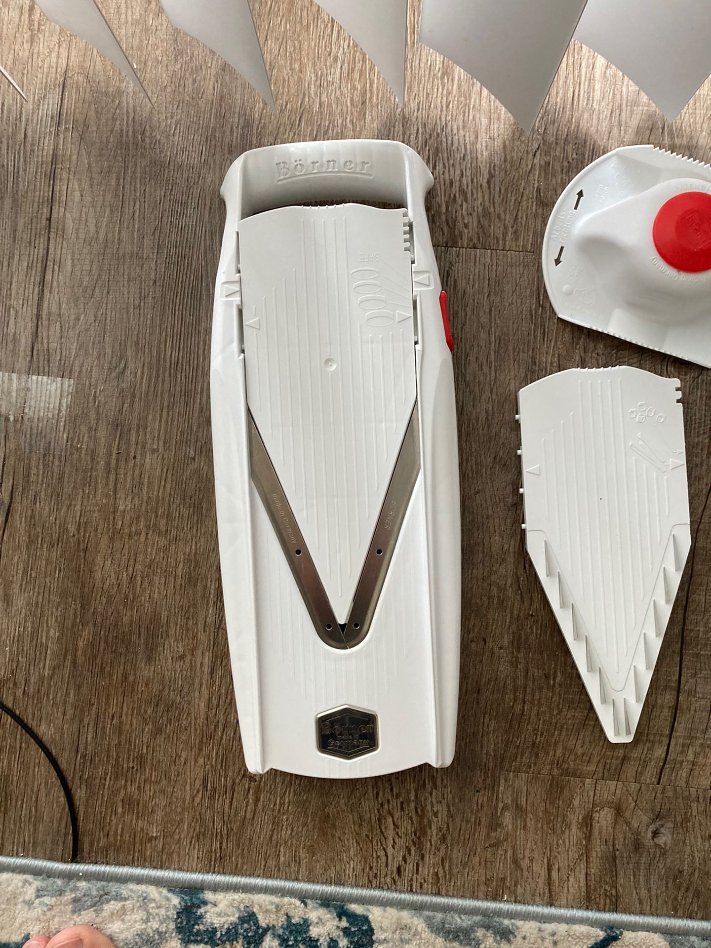 Swissmar Borner V Power Mandoline (White) Like New Condition