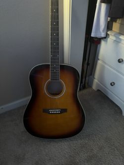 Acoustic Guitar, comes with case