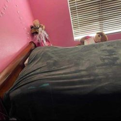 Complete Full Size Bed set