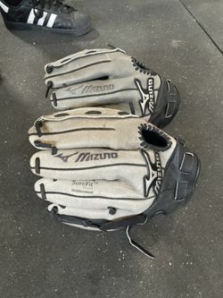 Mizuno baseball mitt for boys