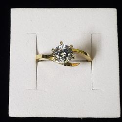 10kt Gold Solitaire Design Ring