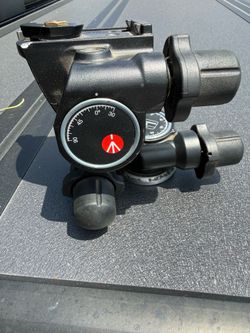 Manfrotto 410 Junior Geared Head, a professional tripod accessory.