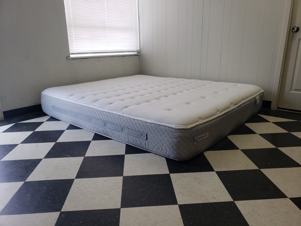 California King size mattress - can DELIVER almost anywhere for $20 extra - please see all photos and read everything 🙂