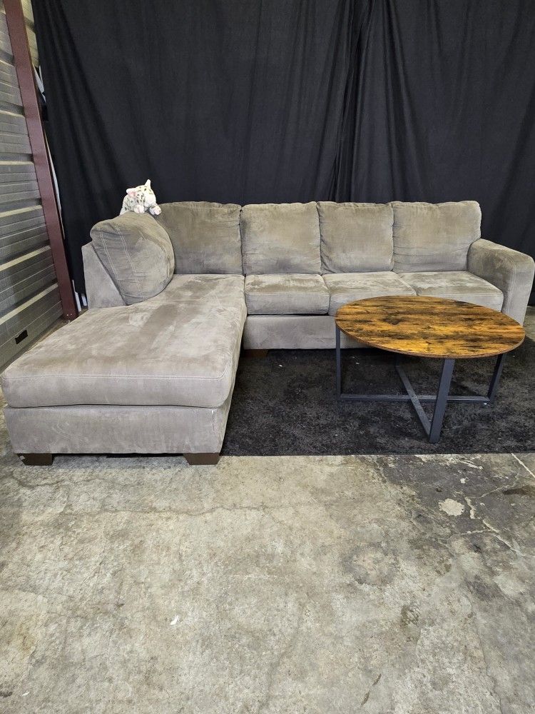 L Shape Sectional *Can Deliver π*