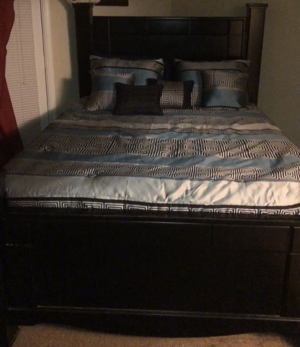 QUEEN SIZE BED