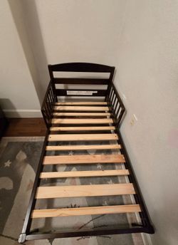 Toddler bed (used)