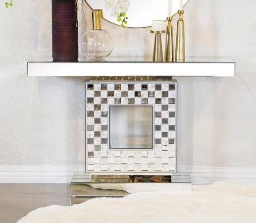 Stunning Console Table In Mirror Mother Of Pearl Pattern!