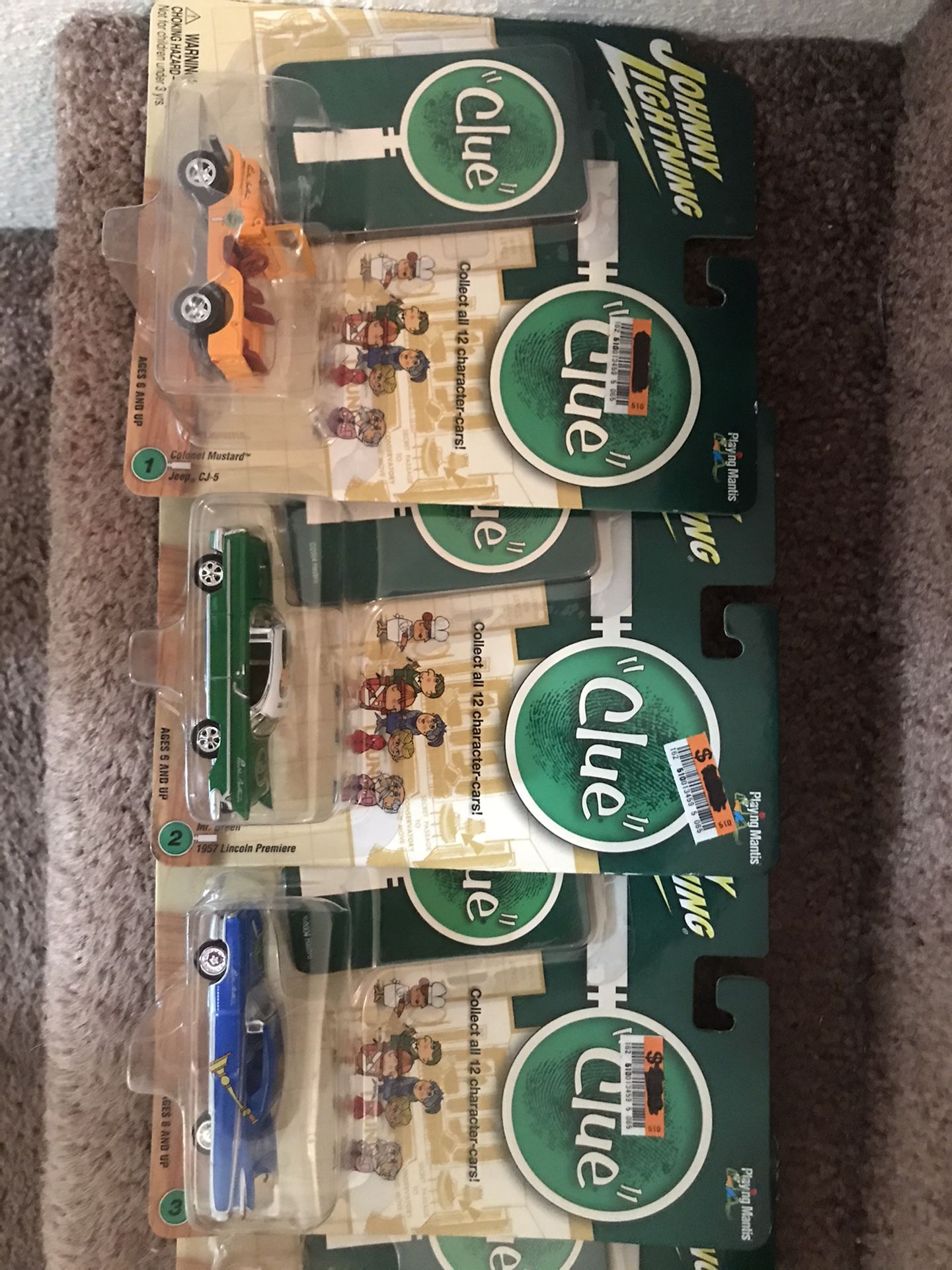 2004-(Clue w/ game cards) 13 Johnny Lightening 1:64 cars