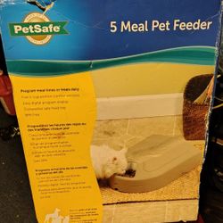 5 Meal Pet Feeder 