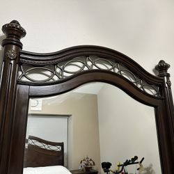 King Size Bedroom Set… Price drop 800