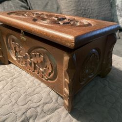 Beautiful Vintage Hand Made Hand Carved Wooden Jewelry Box 