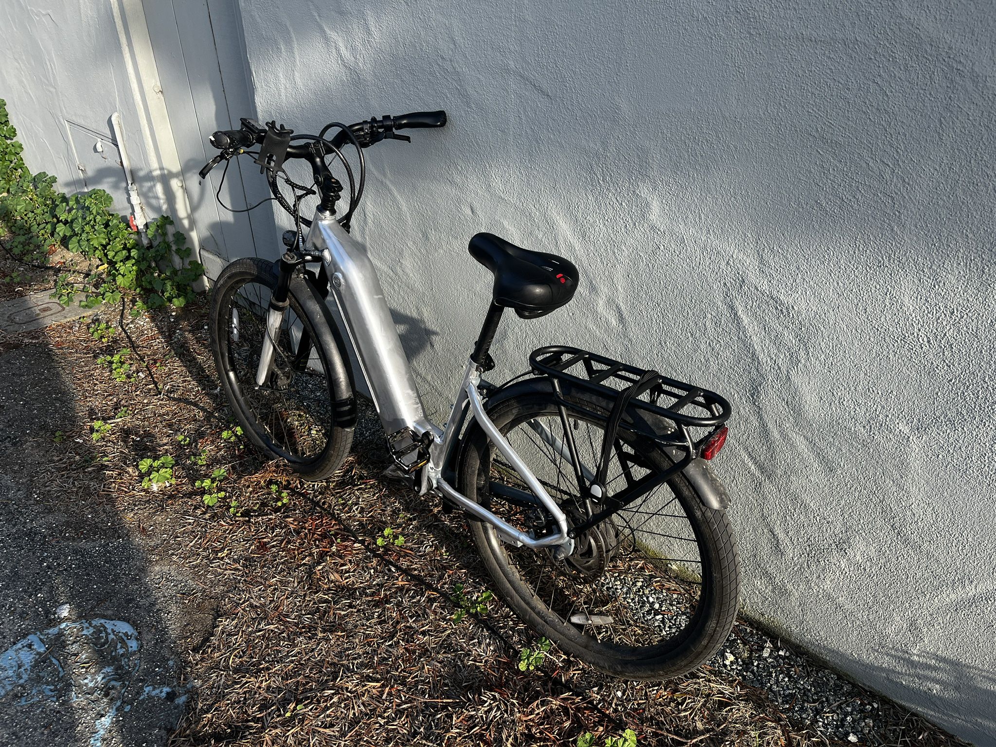 VELOTRIC DISCOVER 1 E-bike