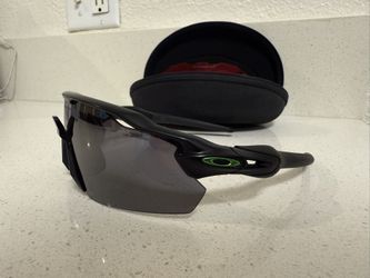 Oakley Custom Sunglasses W/ 2 Extra Lenses