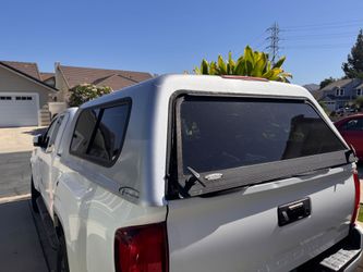 Camper shell fits toyota