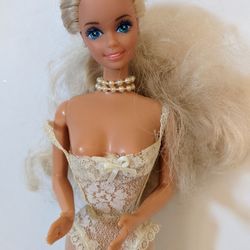 Vintage 1991 Dream Bride Barbie Doll