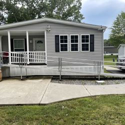 35’ L x 3' W EZ-ACCESS® PATHWAY Straight Aluminum Wheelchair Ramp With 4' Top Platform 