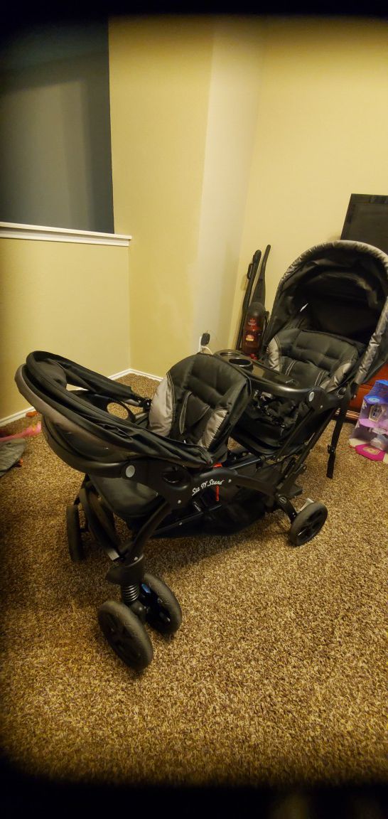 Baby Trend "Sit N Stand" Double Stroller Needs Gone asap!