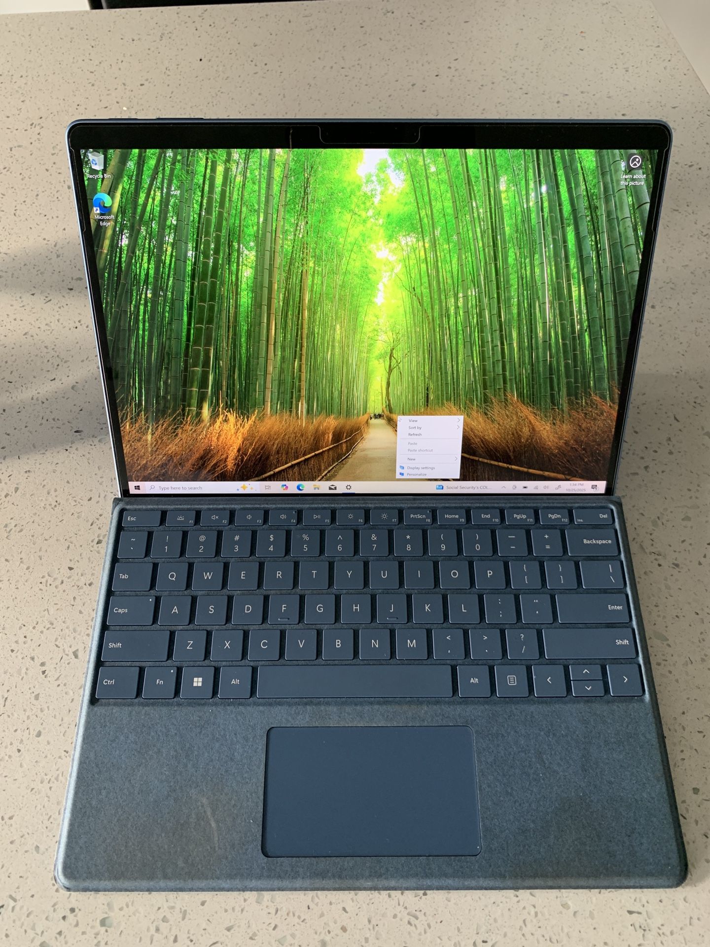 Surface pro 9 256GB i7 W/ Keyboard And Pen