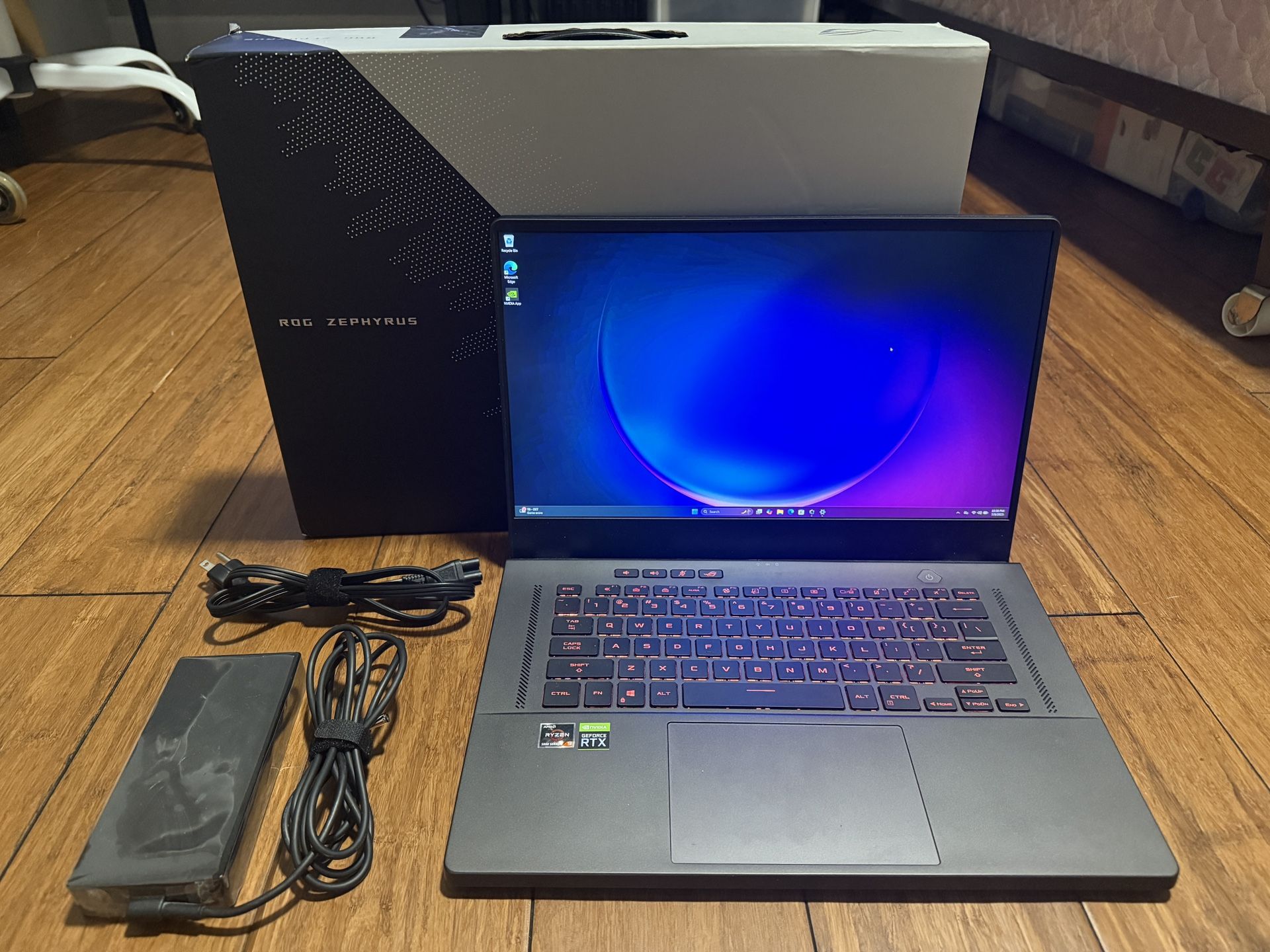 Asus ROG Zephyrus G15 AMD Ryzen 9 5900HS NVIDIA RTX 3070 24GB RAM 1TB SSD 165Hz QHD