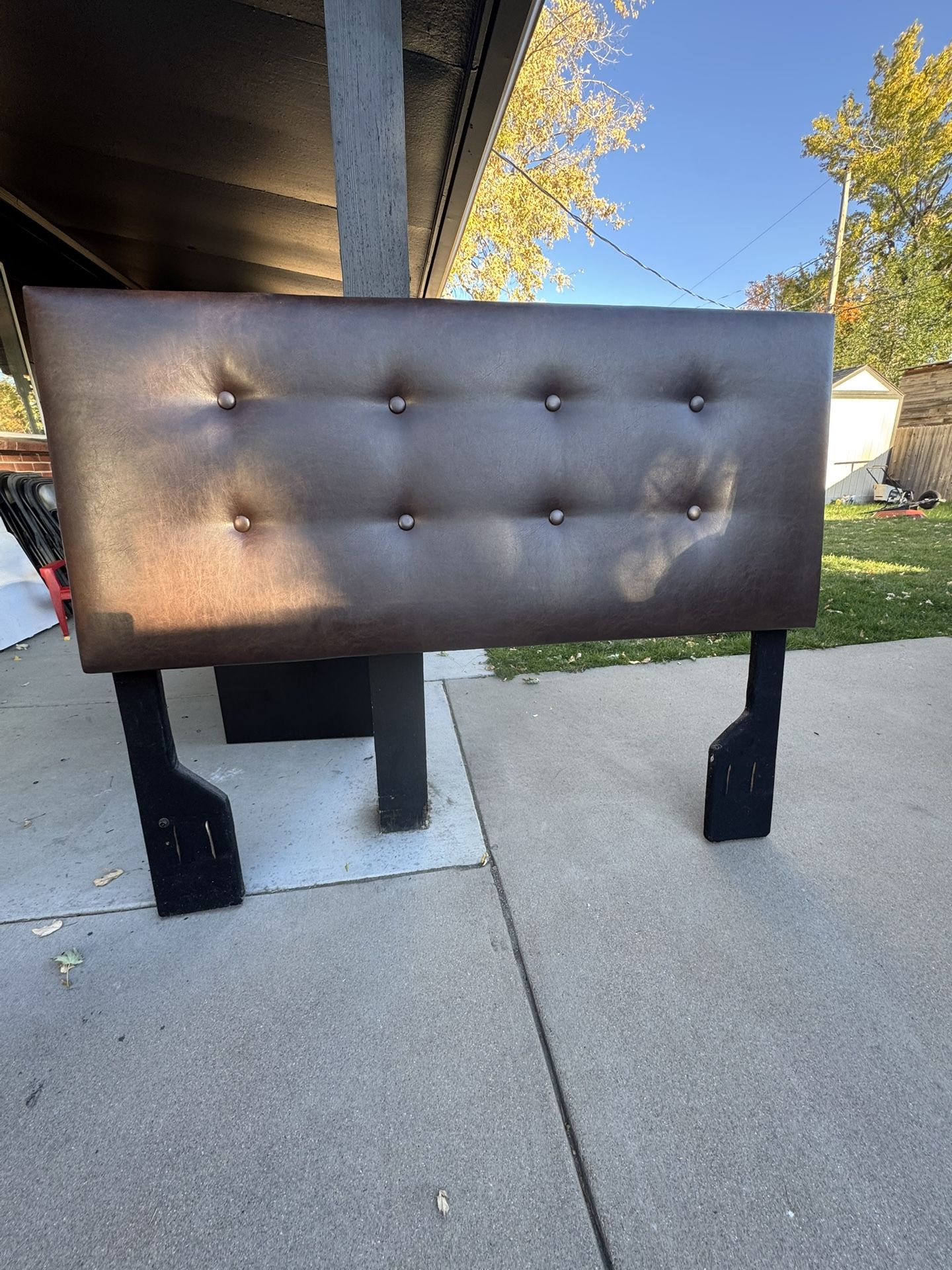 Headboard 