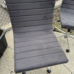 Chairs With Rolling Casters