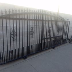 Puerton Negro De 13 Pies Con Control Remotomotor Electrico Y Dos Controles