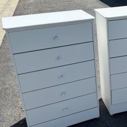 White Chest With Diamond Knobs 💎