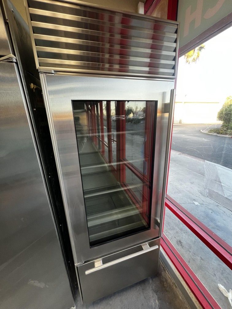 30" SUBZERO GLASS DOOR "BOTTOM FREZZER"