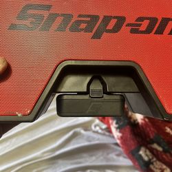 Snap-on Bluetooth Speaker 