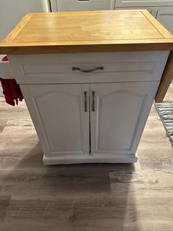 Kitchen Island on wheels