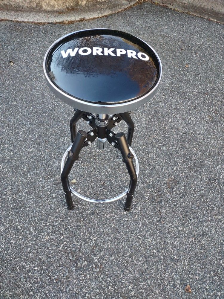 Work Pro Swivel Adjustable Hydraulic Stool