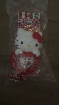 SDCC 26 Exclusive Kid Robot X Hello Kitty Plush & Lanyard
