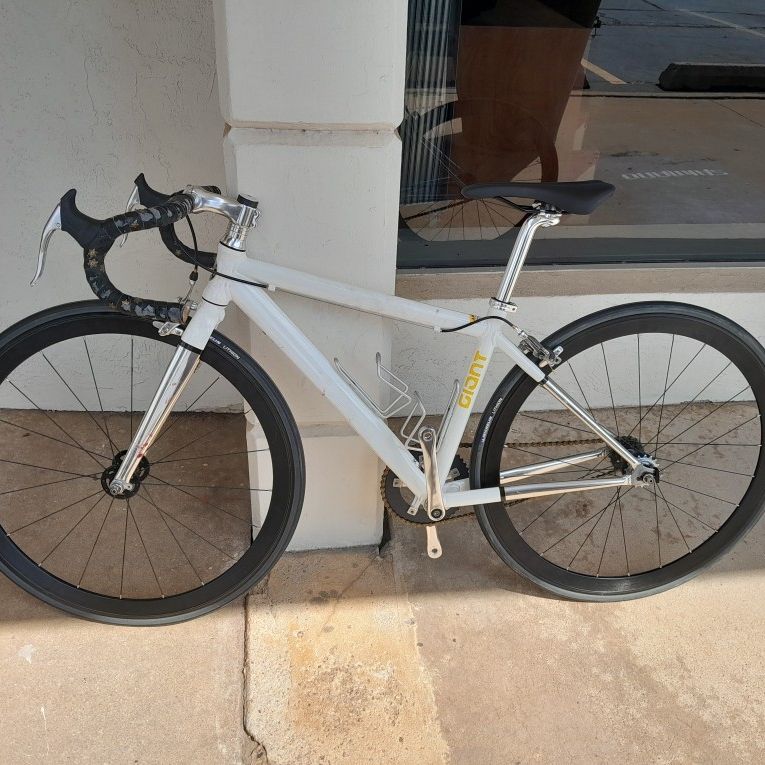 trek bicycle bowery Verve 3 Lowstep Gen 5 MATTE Black / XS end model in the Verve family features a 10 Rough Around the Edges: Reimagining