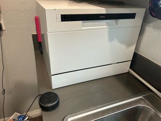 Counter dishwasher