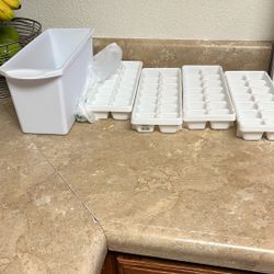 Ice Cubes Plastic