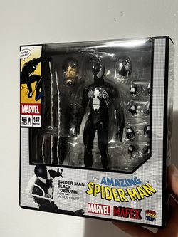 Mafex 147 - Symbiote Spider-Man