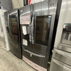 Samsung Family Hub French Door In Black Stainless New Open Box